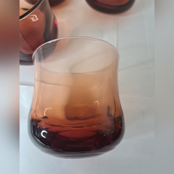 4 Brownish Amber heavy bottomed glasses. - Picture 5 of 6